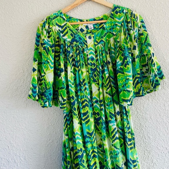 Go Softly Vibrant Green Button From Patio House Dress - Picture 8 of 15